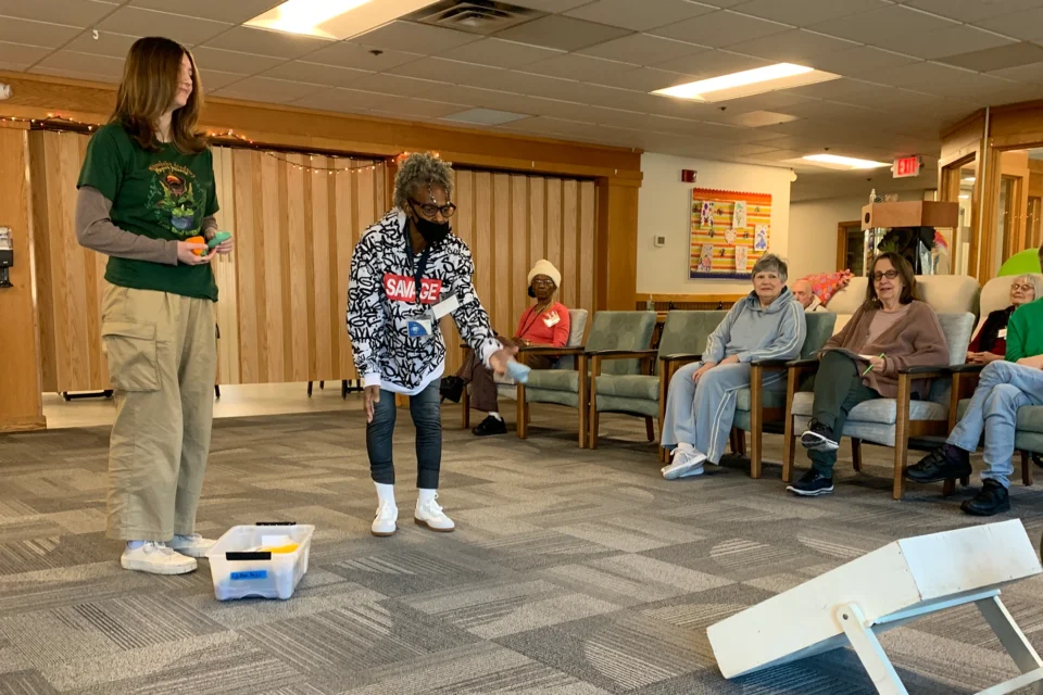 Volunteer group and volunteer opportunities for senior citizens near Minneapolis, Minnesota.
